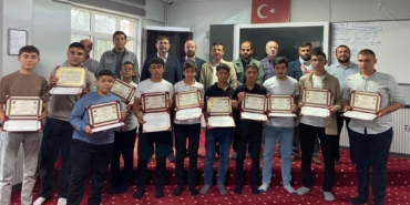 Hafızlara belgeleri takdim edildi