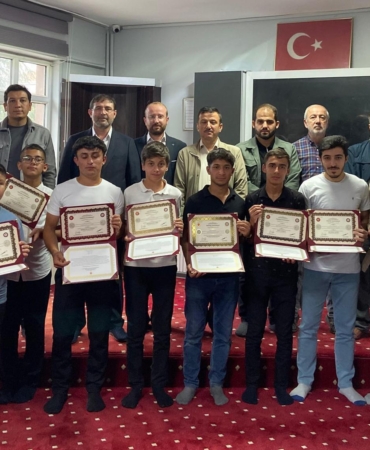 Hafızlara belgeleri takdim edildi