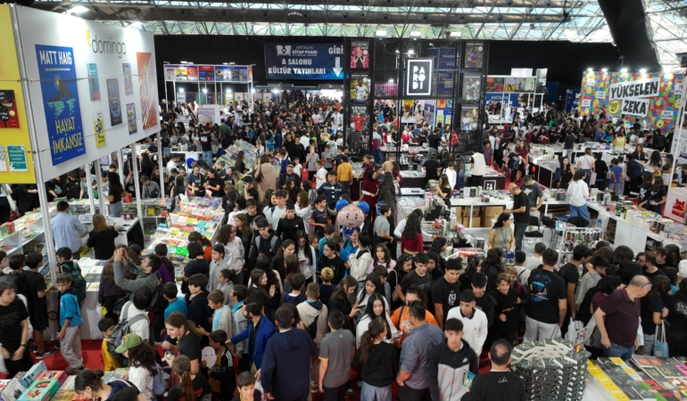 Antalya Kitap Fuarı’nı 1 milyon 103 bin kişi ziyaret etti