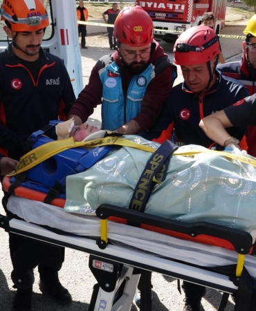 Lisede deprem tatbikatı