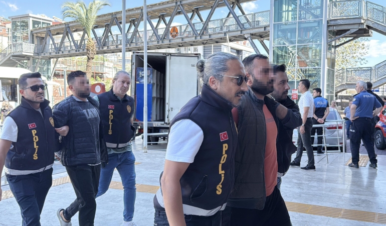 Uçurumda bıçaklanmış cesedi bulundu, 7 kişi gözaltına alındı