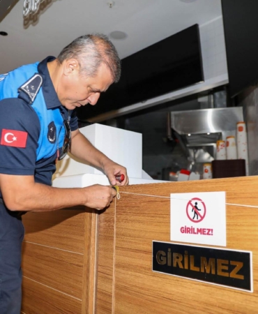 Tarihi geçmiş ürün satan restoran mühürlendi