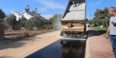 Duacı Mahallesi’nde yol yenileme çalışması