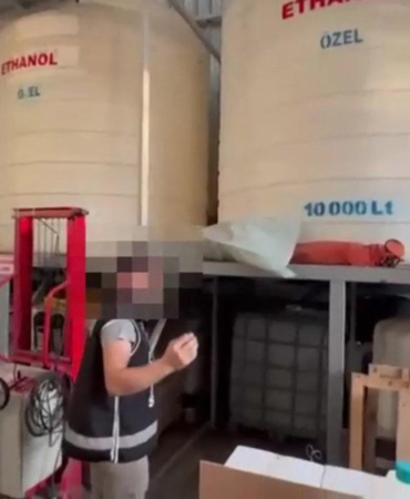 Antalya’da 14 bin 884 litre sahte alkol ele geçirildi