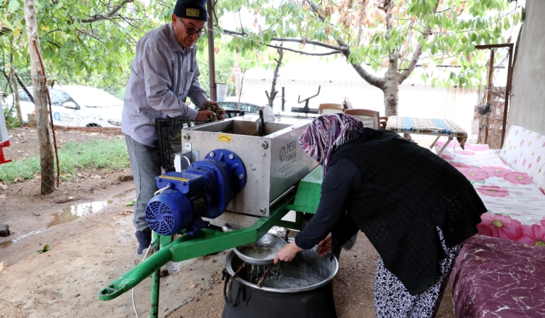 Büyükşehirden üreticilere ekipman desteği