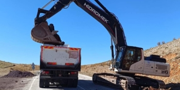 Genişletme ve bakım yapılan yol ulaşıma kapatıldı