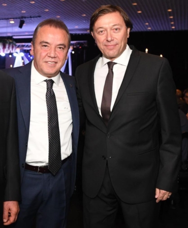 Antalya Büyükşehir Belediyesi’ne ‘rüşvet’ operasyonunda 3 tutuklama (2)