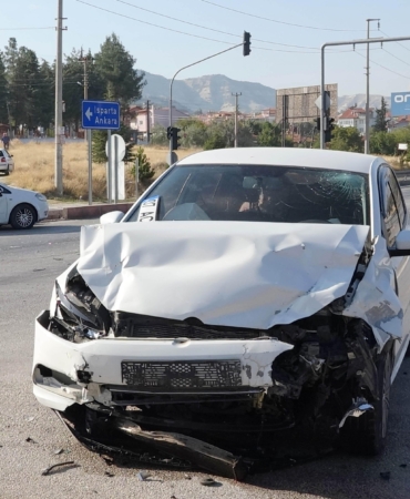 14 yaşındaki sürücü kaza yaptı: 1 yaralı
