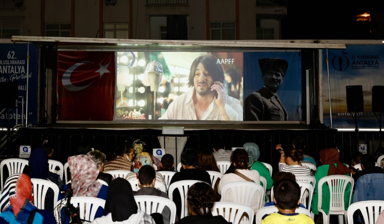 Altın Portakal’da ‘Gezen Sinema’ heyecanı başladı