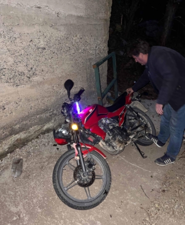 Köprüden düşen motosikletin sürücüsü yaralandı