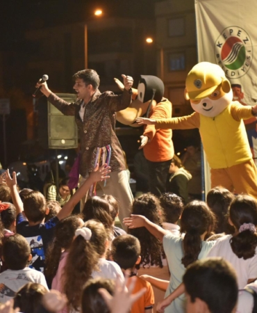 Karşıyaka ve Esentepe’de ‘Sahne Kepez’ coşkusu