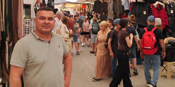 Pazarda turist yoğunluğu Pazarda turist yoğunluğu