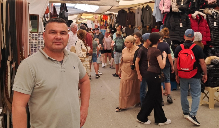 Pazarda turist yoğunluğu