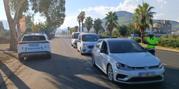 Antalya’da 2 haftada 36 bin 496 sürücüye ceza Antalya’da 2 haftada 36 bin 496 sürücüye ceza