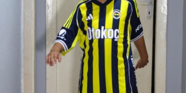 Muhabbet kuşunun peşinden 6’ncı kattan düşen Burak’a yardım eli uzatıldı / Video eklendi