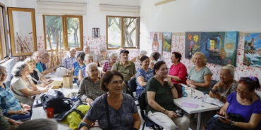 65 yaş üstü vatandaşların sosyal buluşma noktası