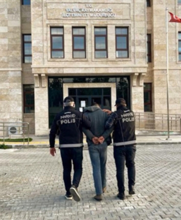 Uyuşturucuyla yakalandılar