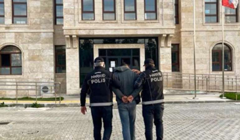 Uyuşturucuyla yakalandılar