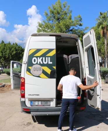 UKOME ekipleri servis araçlarını inceliyor