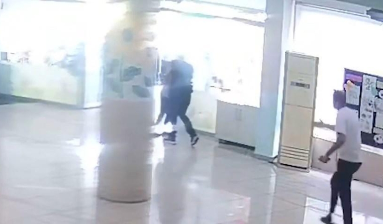 Öğretmene tokat atan veli tutuklandı; saldırı kamerada