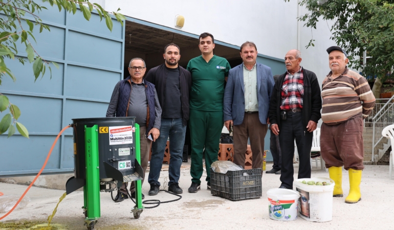 Büyükşehir’in ceviz soyma makineleri üreticilerin hizmetinde