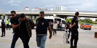 2 kişinin öldüğü gayrimenkul ofisindeki silahlı kavganın şüphelileri adliyede (2)