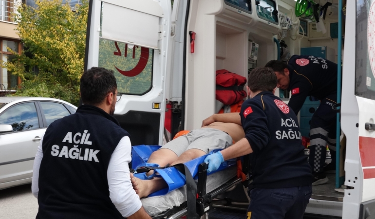 Doğal gaz kokusu olan evde bitkin bulundu