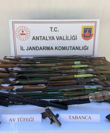 Elmalı’da ruhsatsız silah operasyonu