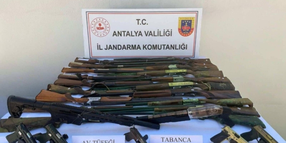 Elmalı’da ruhsatsız silah operasyonu Elmalı’da ruhsatsız silah operasyonu