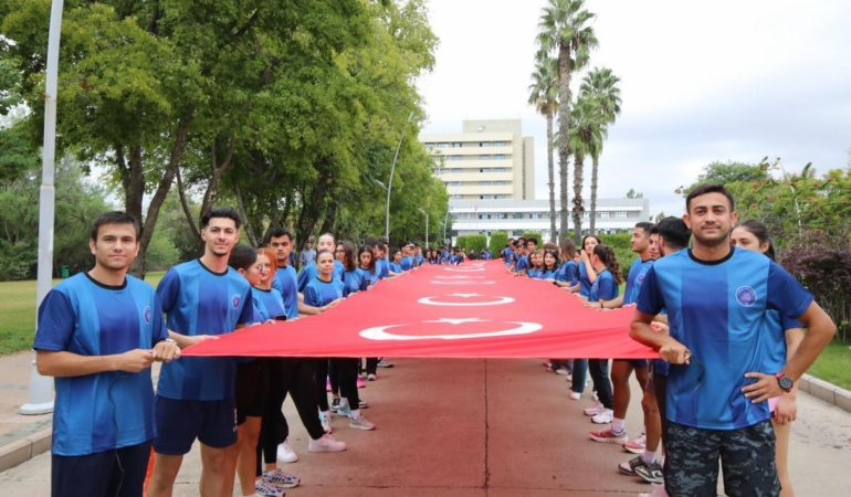 Akdeniz Üniversitesi’nde Cumhuriyet koşusu