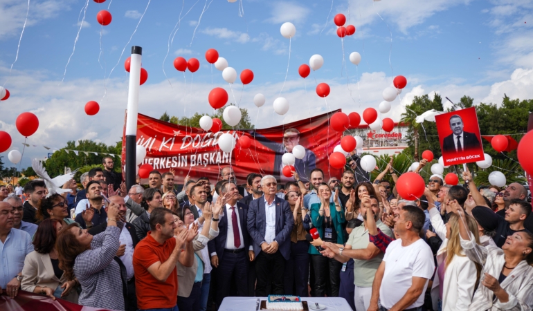 Böcek’e balonlu, güvercinli doğum günü kutlaması