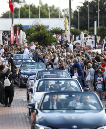 62’nci Altın Portakal’da ‘geleneksel kortej’ yapıldı
