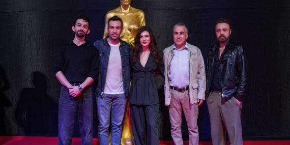 Altın Portakal’da ‘kırmızı halı’ heyecanı Altın Portakal’da ‘kırmızı halı’ heyecanı
