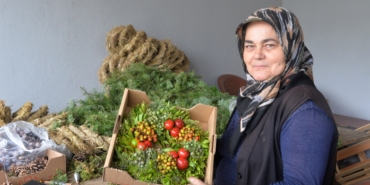 Köylü kadınlardan Avrupa’ya 1 milyon Noel çelengi