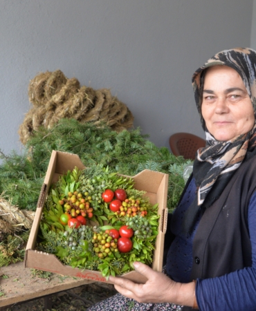 Köylü kadınlardan Avrupa’ya 1 milyon Noel çelengi