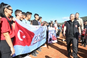 Kaş’ta ‘Ecdadın Yolunda Cumhuriyete Saygı Yürüyüşü’ Kaş’ta ‘Ecdadın Yolunda Cumhuriyete Saygı Yürüyüşü’