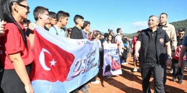 Kaş’ta ‘Ecdadın Yolunda Cumhuriyete Saygı Yürüyüşü’