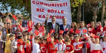 Side sokaklarında Cumhuriyet sevinci