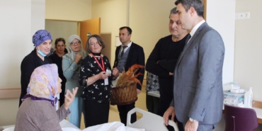 Kaymakam Kuruca, hasta ve yakınlarına keşkek dağıttı