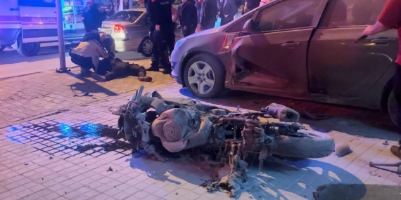 Otomobille çarpışan motosikletli yaralandı Otomobille çarpışan motosikletli yaralandı