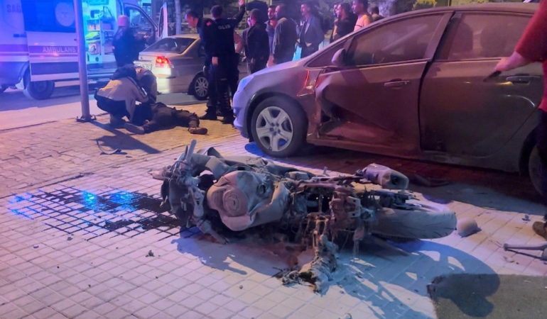 Otomobille çarpışan motosikletli yaralandı
