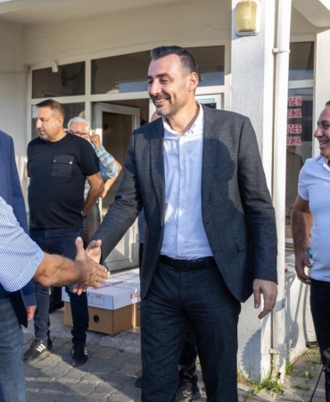 Başkan Vekili Çiçek’ten Doğu Garajı esnafına ziyaret