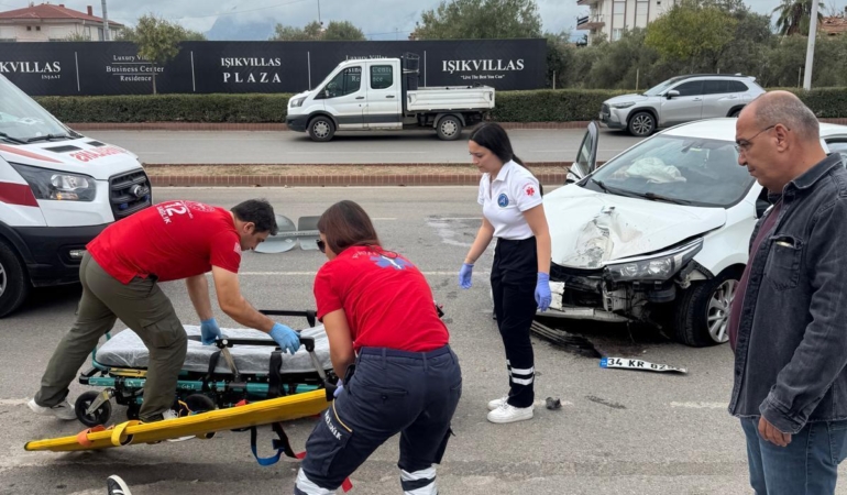 2 kişinin yaralandığı kaza kamerada