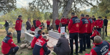 İtfaiyeciler mesai arkadaşlarını andı