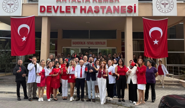 Sağlık çalışanlarından Cumhuriyet Bayramı kutlaması