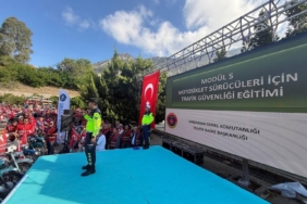 ‘Cumhuriyet Yolunda Kaskımla Güvenli Sürüş’ etkinliği ‘Cumhuriyet Yolunda Kaskımla Güvenli Sürüş’ etkinliği