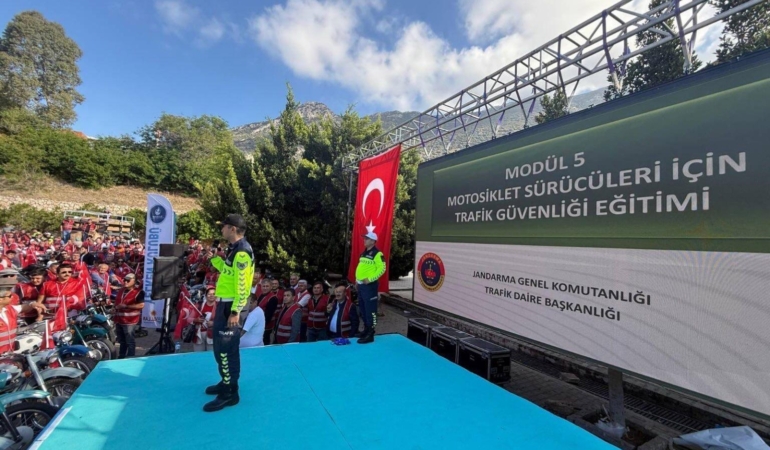 ‘Cumhuriyet Yolunda Kaskımla Güvenli Sürüş’ etkinliği