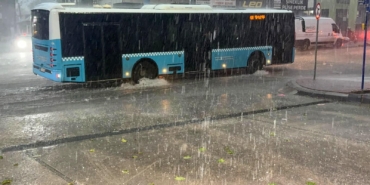 Antalya’da sağanak ve dolu hayatı felç etti