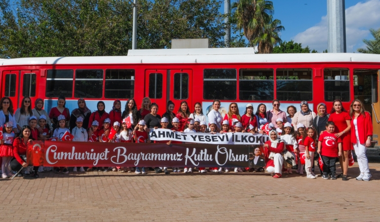 Nostalji tramvayında Cumhuriyet Bayramı kutlandı