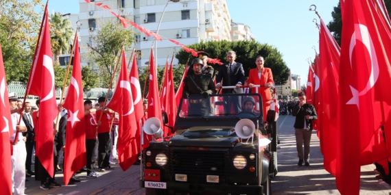 Antalya’da Cumhuriyet coşkusu Antalya’da Cumhuriyet coşkusu
